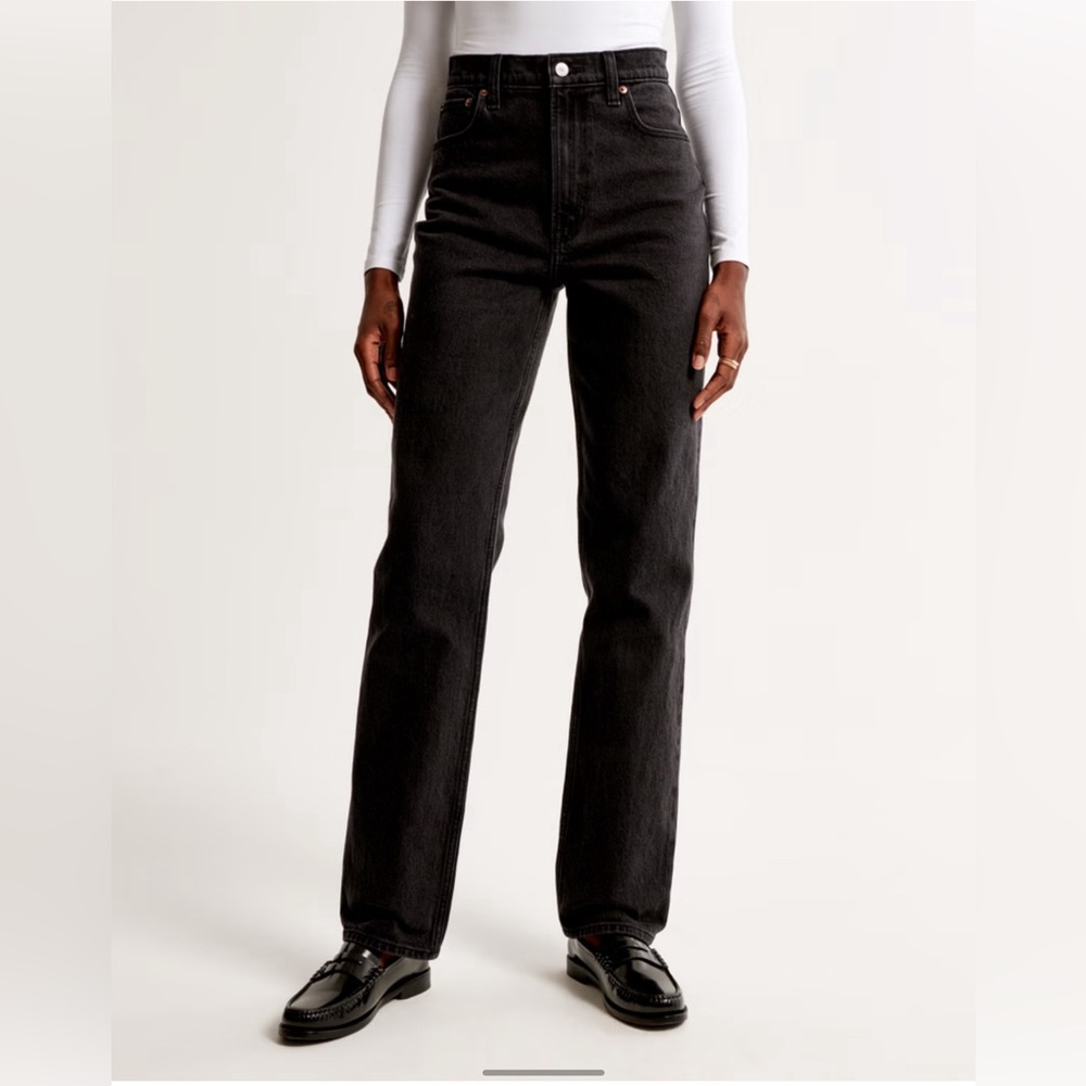 Abercrombie & Fitch women’s ultra high rise 90’s straight jeans in black size 6R